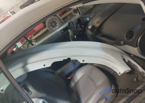 2006 Volkswagen New Beetle 2.5 from USA, damaged, VIN 3VWRG31Y06M320799